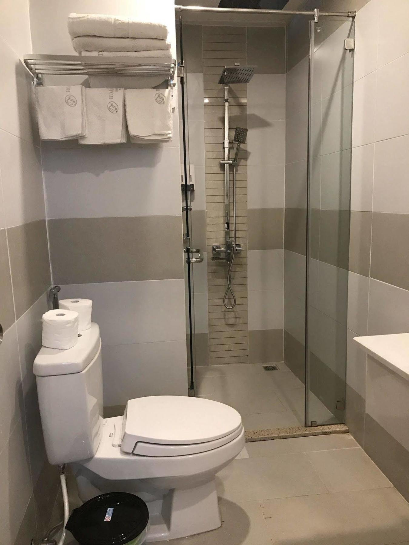 Khách sạn Hoàn Thái